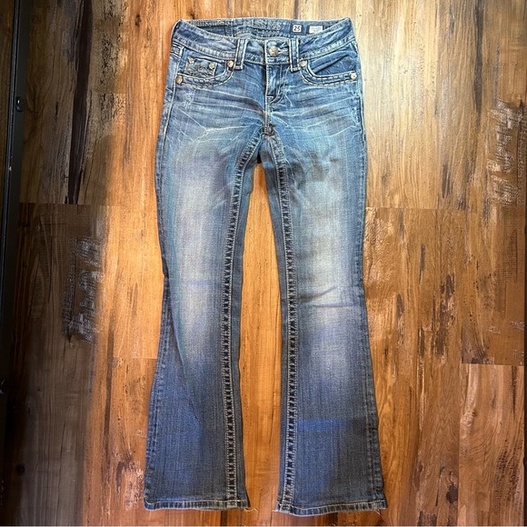 Miss Me women’s low rise medium / light wash bootcut jeans - Picture 5 of 6